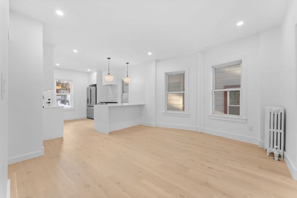 57 Weld Hill St - Photo 3 of 23