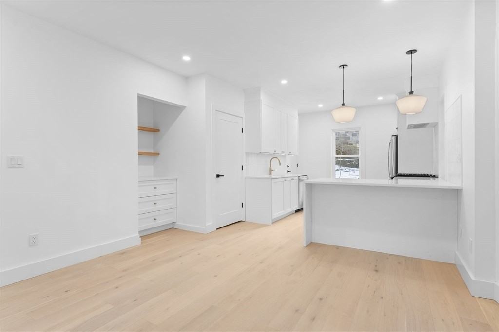 57 Weld Hill St - Photo 4 of 23