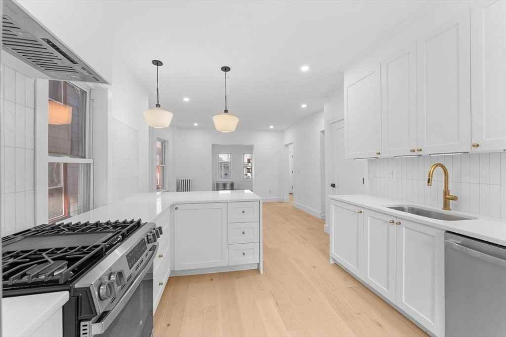 57 Weld Hill St - Photo 7 of 23