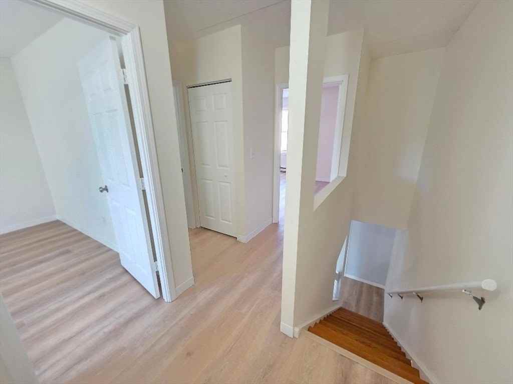 92 Lawn St - Photo 3 of 14