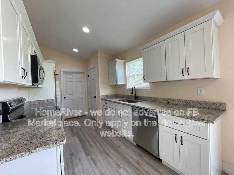 16910 Sw 27th Ave - Photo 2 of 26
