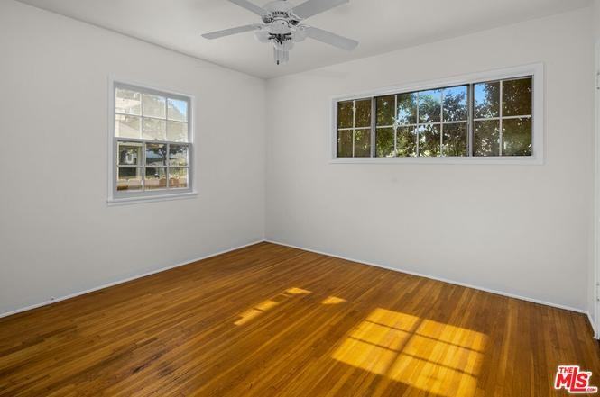 1301 Stanford St - Photo 6 of 23