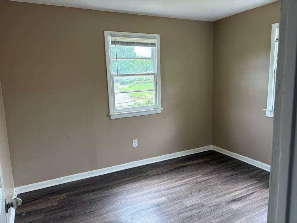 3542 Ashford Rd - Photo 4 of 10