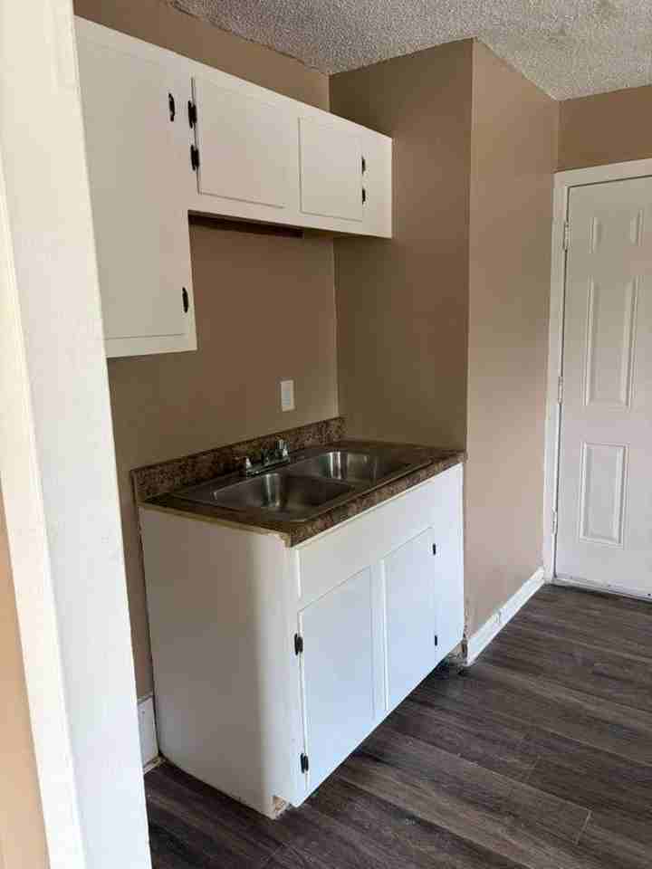 3542 Ashford Rd - Photo 6 of 10