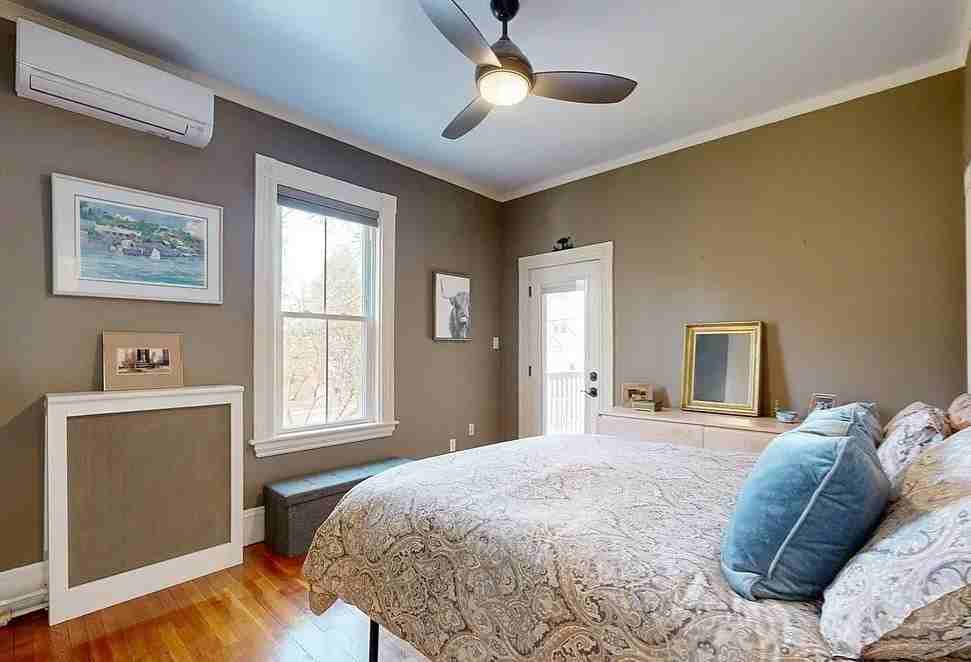 1613 Dorchester Ave - Photo 3 of 6