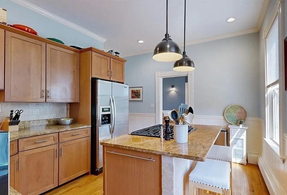 1613 Dorchester Ave - Photo 4 of 6