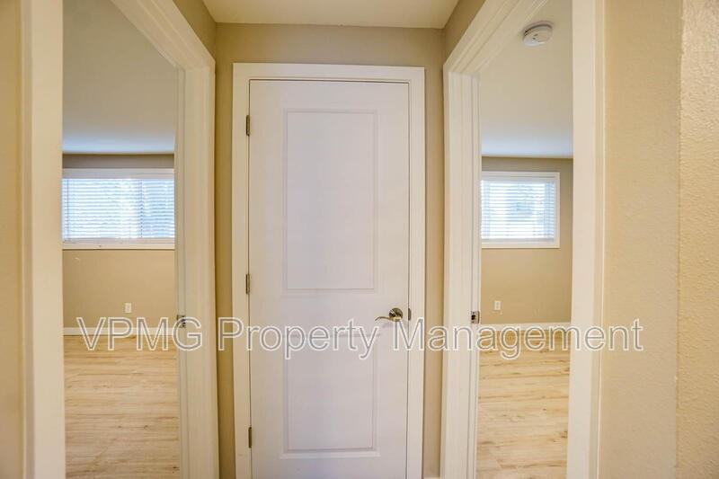 4420 Gibbons St #B - Photo 4 of 16