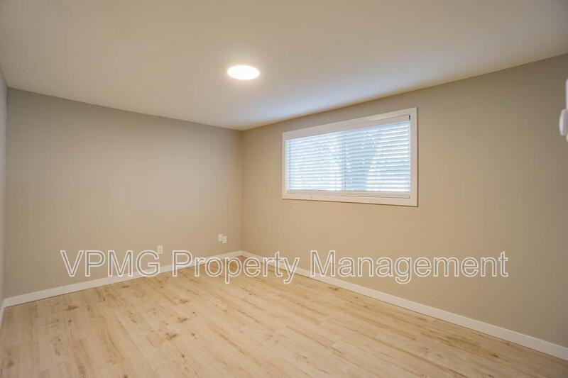 4420 Gibbons St #B - Photo 5 of 16