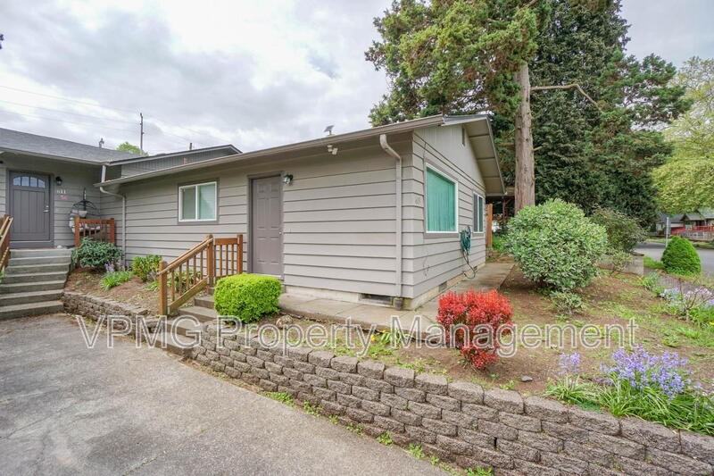 609 W Mcloughlin Blvd - Photo 2 of 18