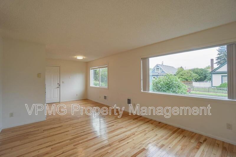 609 W Mcloughlin Blvd - Photo 3 of 18