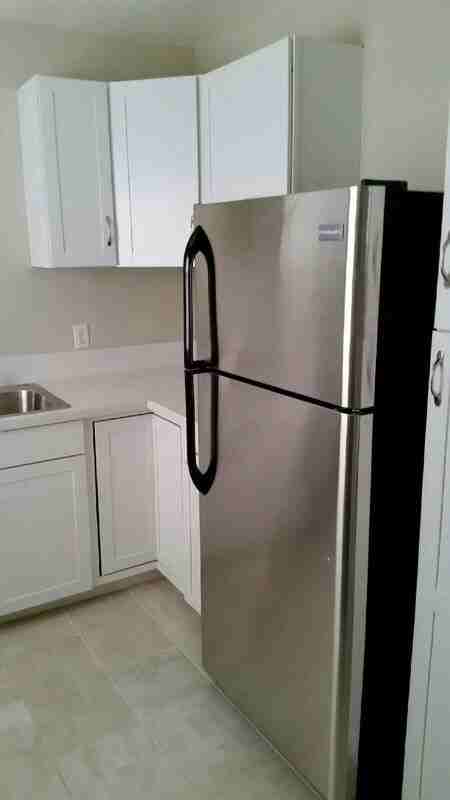 1323 S Highland Ave - Photo 5 of 9