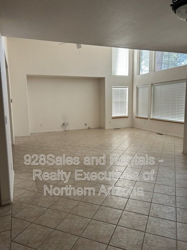 1808 W University Ave - Photo 2 of 31