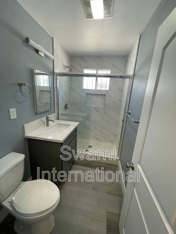 1031 W 102nd St #1 - Photo 7 of 13