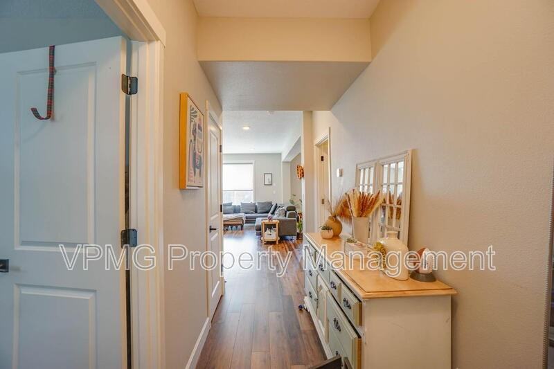 16709 Ne 95th St - Photo 3 of 32