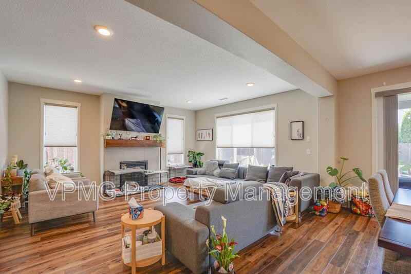16709 Ne 95th St - Photo 5 of 32