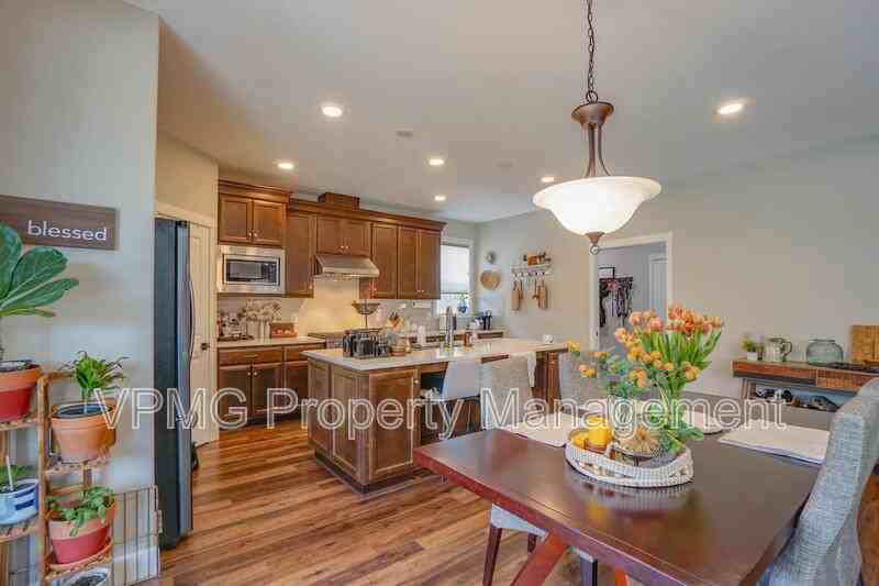 16709 Ne 95th St - Photo 7 of 32