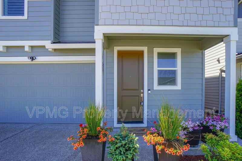18404 Ne 43rd Ave - Photo 2 of 30