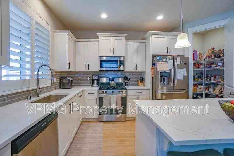 18404 Ne 43rd Ave - Photo 6 of 30