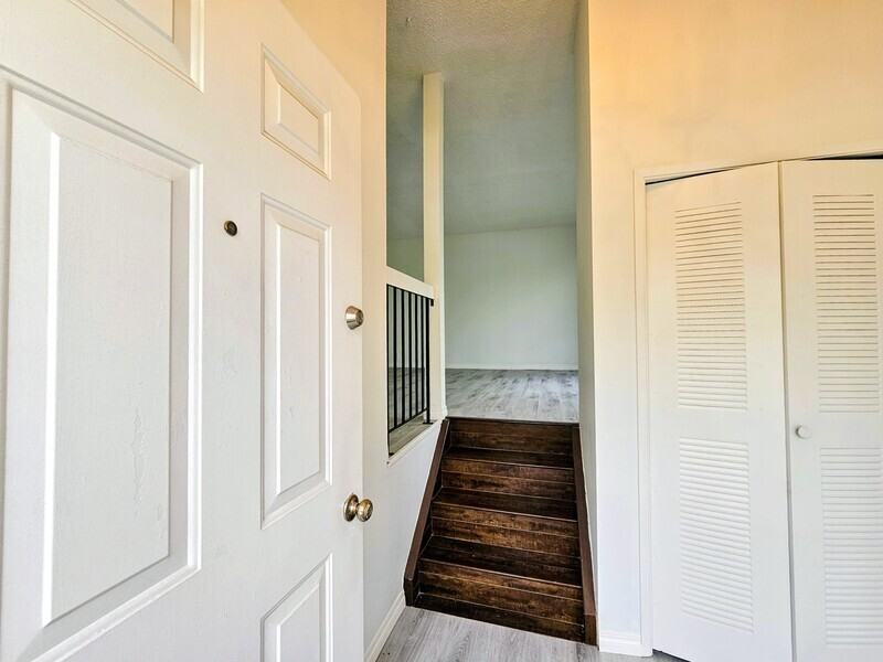 14204 32 St Nw - Photo 2 of 23