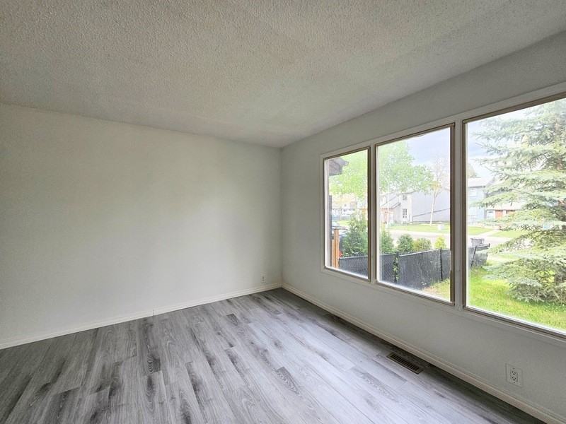 14204 32 St Nw - Photo 3 of 23