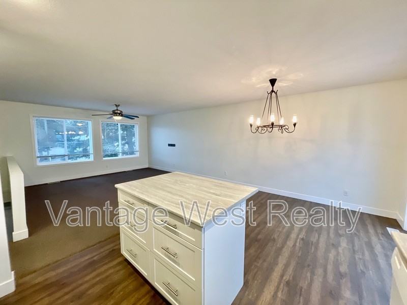 2442 Last Rd - Photo 5 of 36