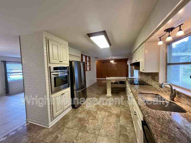 58 Arnoni Dr - Photo 7 of 35