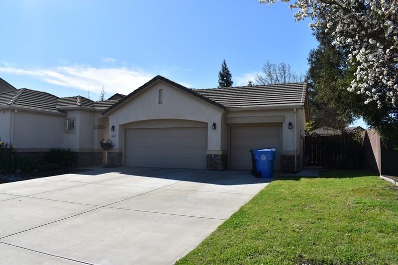 2261 Pillsbury Rd - Photo 2 of 50
