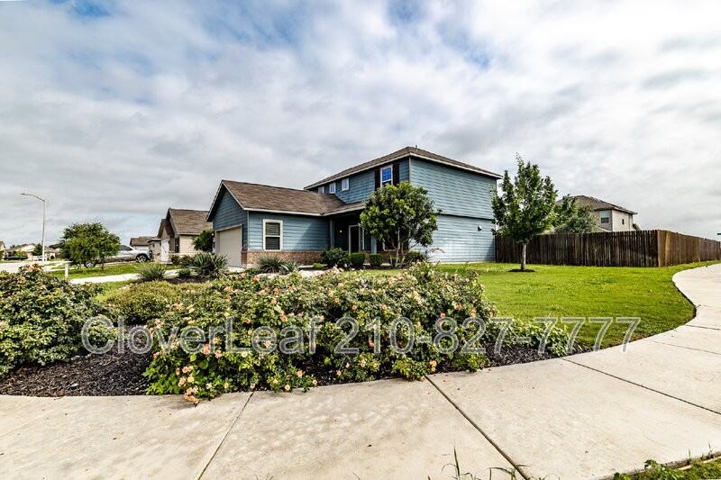 1391 Rios Bend Dr - Photo 3 of 35