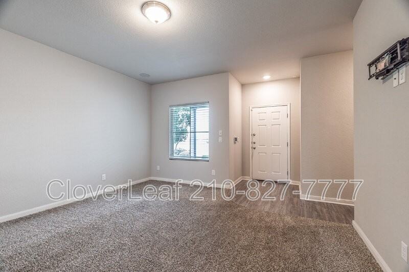 1391 Rios Bend Dr - Photo 6 of 35