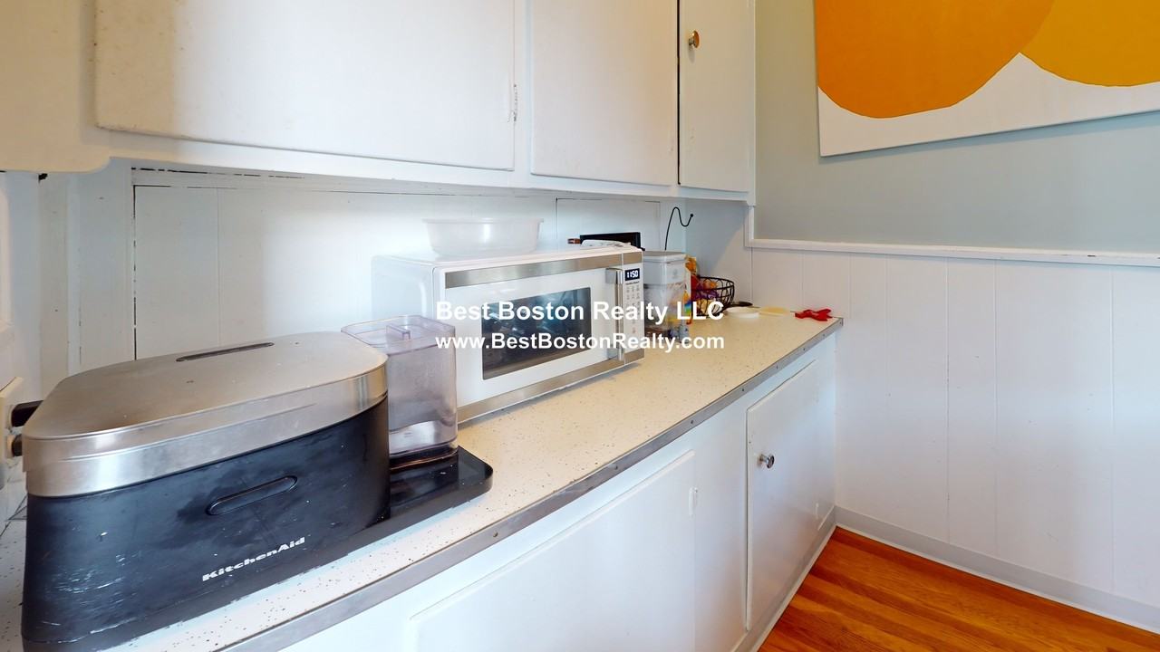 104 Highland Ave #3 - Photo 3 of 16