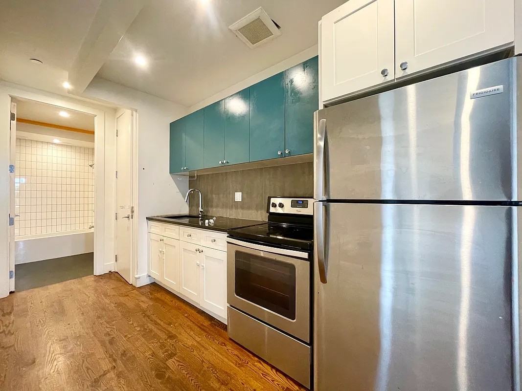 2250 Clarendon Rd #3 - Photo 4 of 5