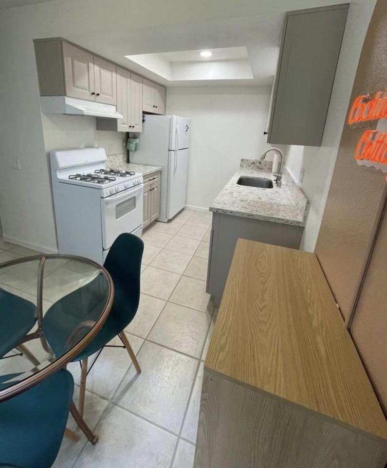 537 W Ward Ave #A - Photo 2 of 10