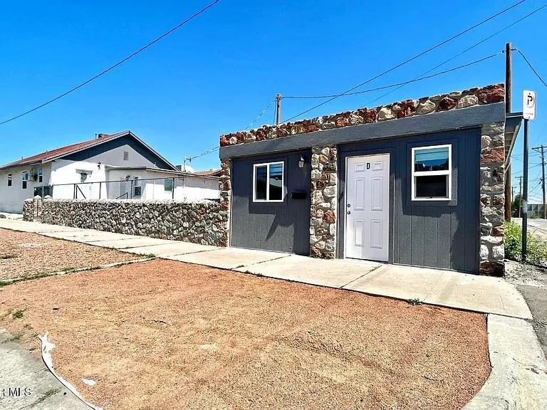 3900 La Luz Ave #D - Photo 6 of 7