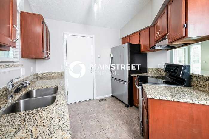 4766 S Zeno St - Photo 6 of 17