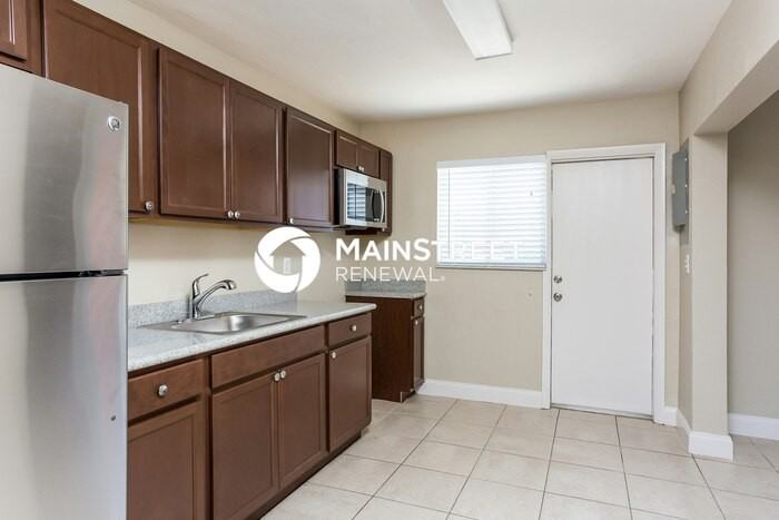 410 Nw 51st Ct - Photo 7 of 14