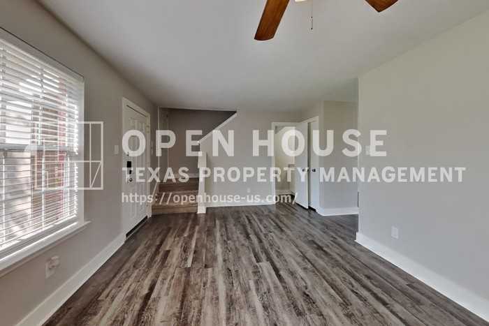 5150 Summit Lodge Dr - Photo 4 of 20