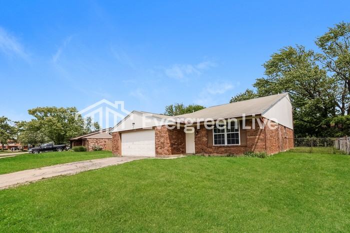 8356 Indian Mound Dr - Photo 2 of 15