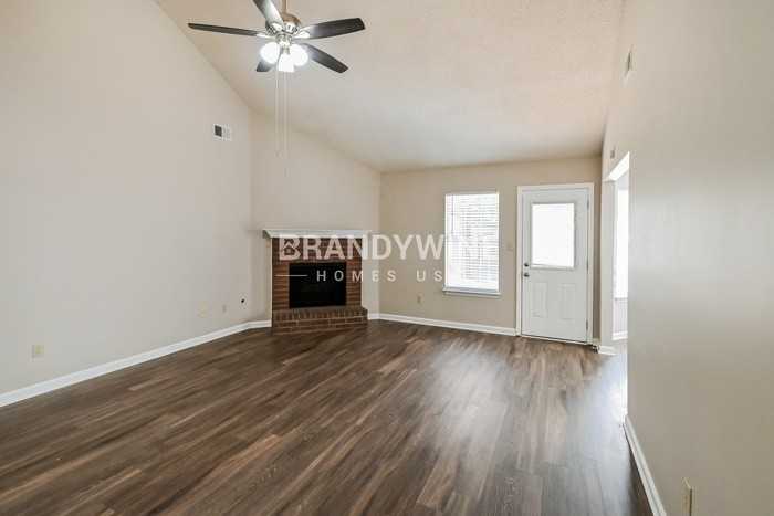 7569 Bridelwreath Dr - Photo 4 of 21