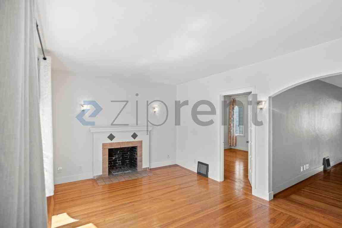 276 East Ave #U - Photo 6 of 25