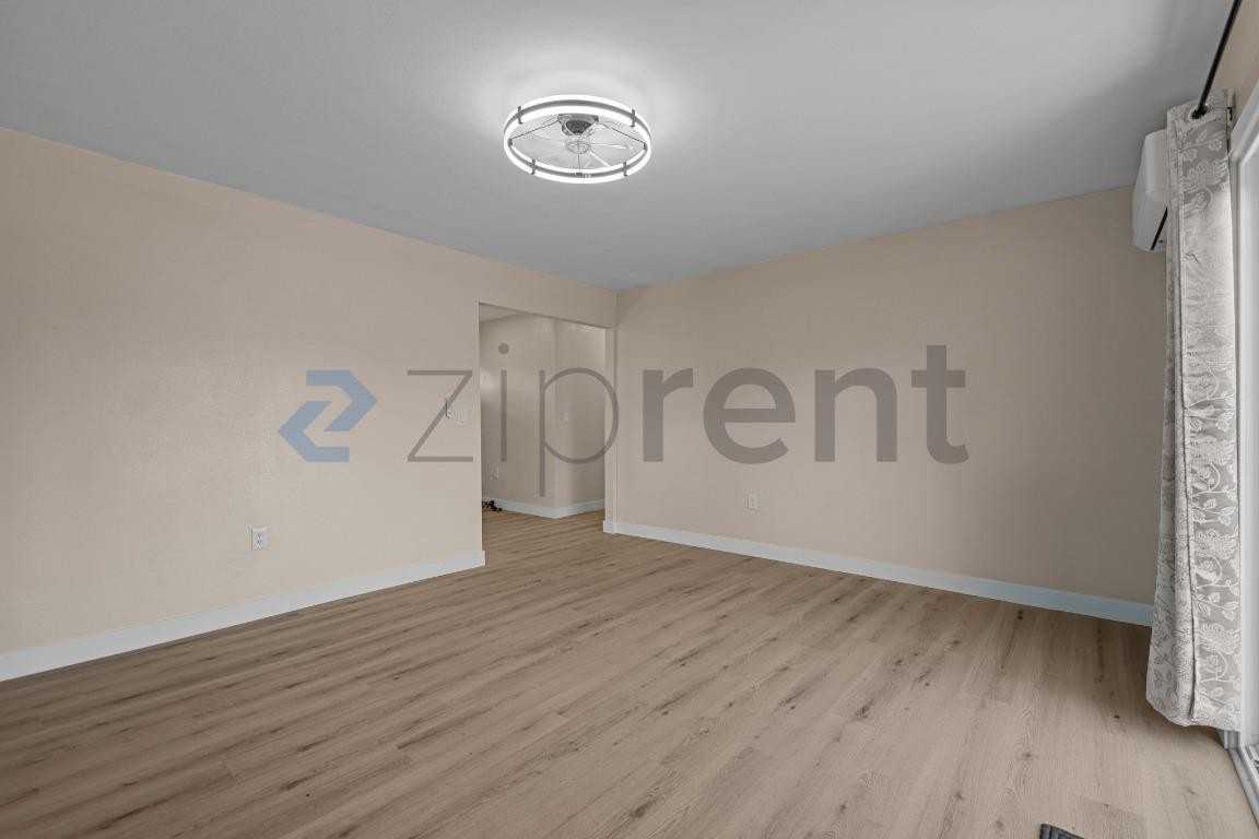 619 E Watters Rd - Photo 4 of 22