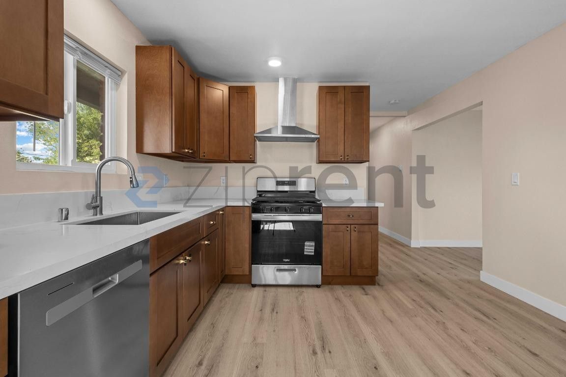 619 E Watters Rd - Photo 7 of 22