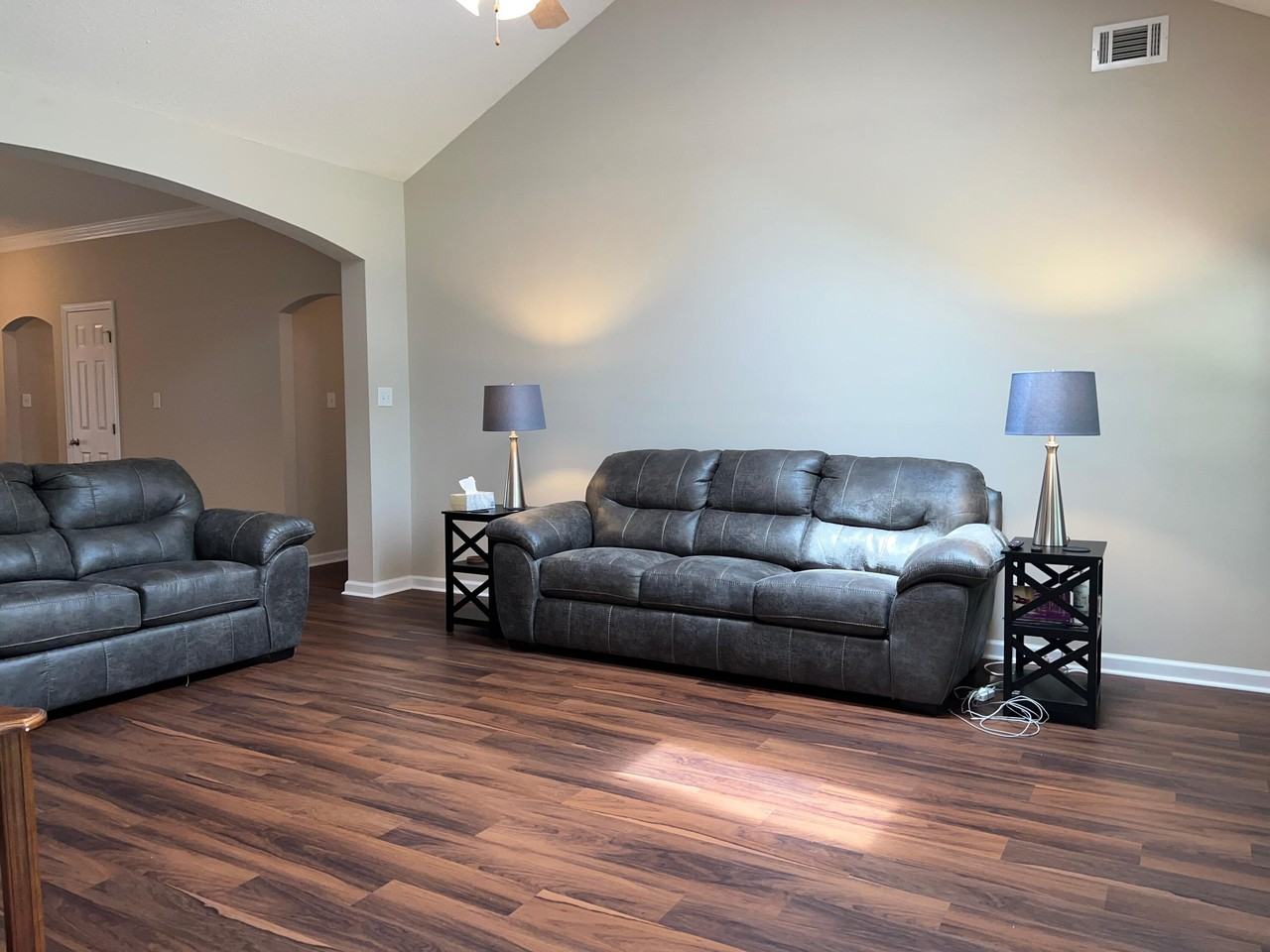 679 Kensington Ct - Photo 5 of 27