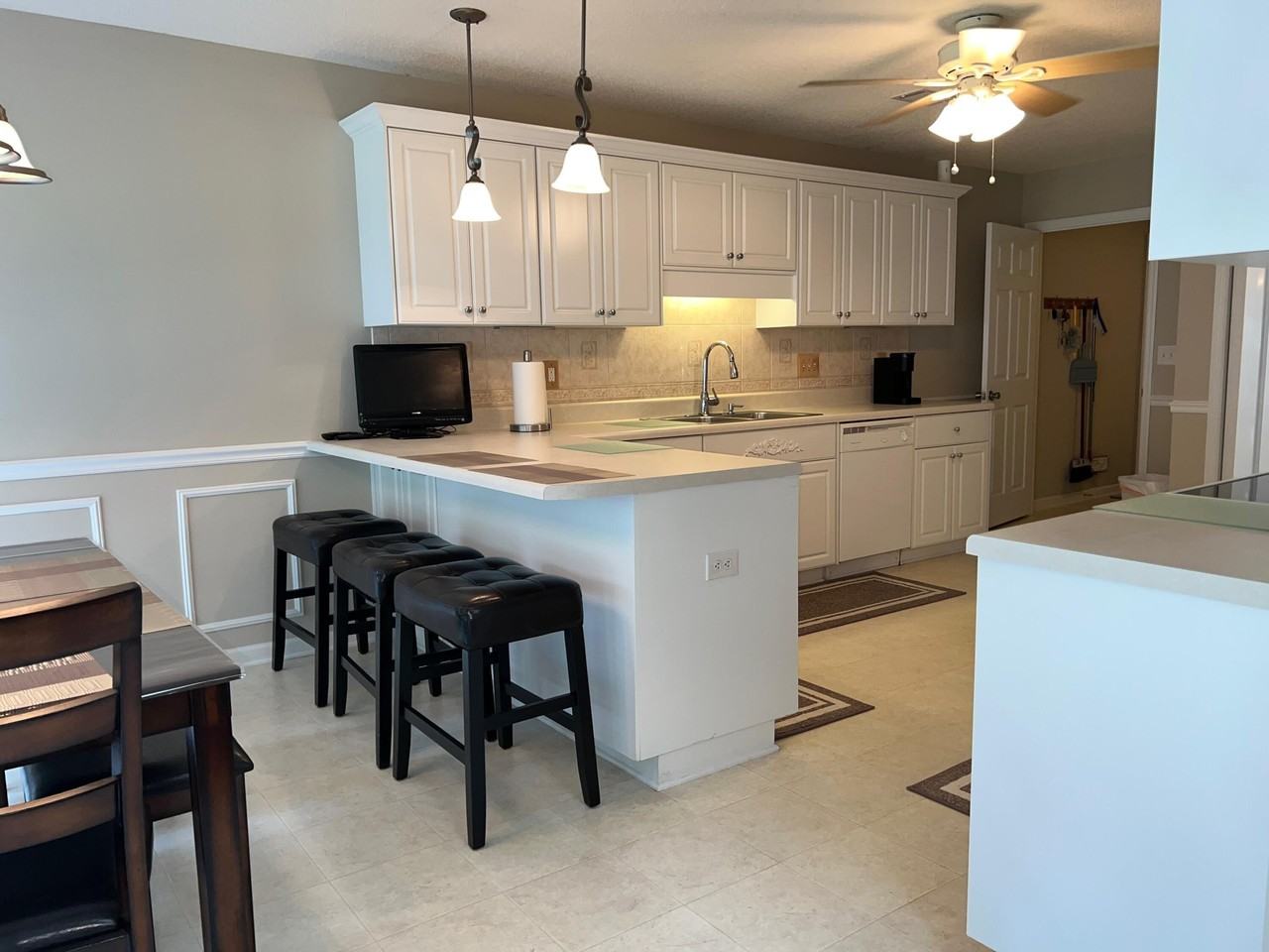 679 Kensington Ct - Photo 6 of 27