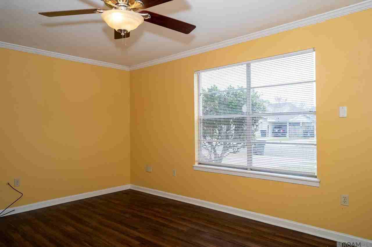 4630 Southpark Dr - Photo 5 of 20