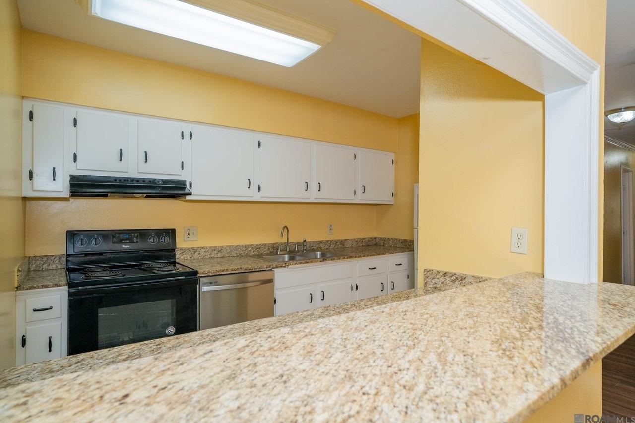 4630 Southpark Dr - Photo 6 of 20