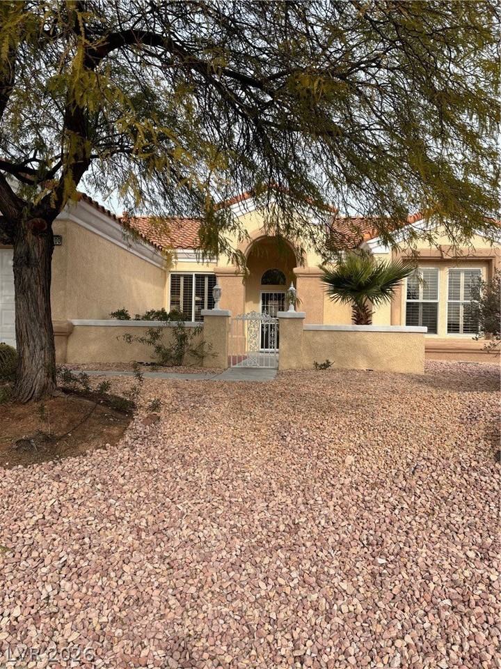 10800 Mission Lakes Ave - Photo 2 of 39