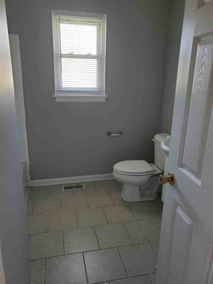 1340 Ox Hill Dr - Photo 5 of 11