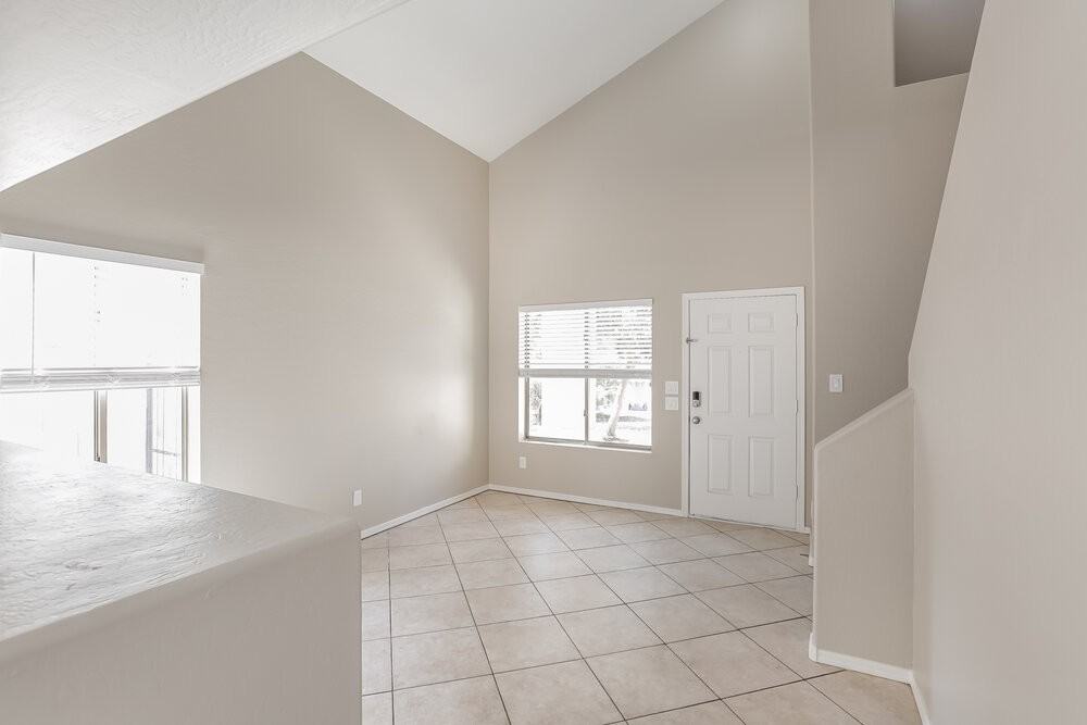 6558 W Chickasaw St - Photo 6 of 17