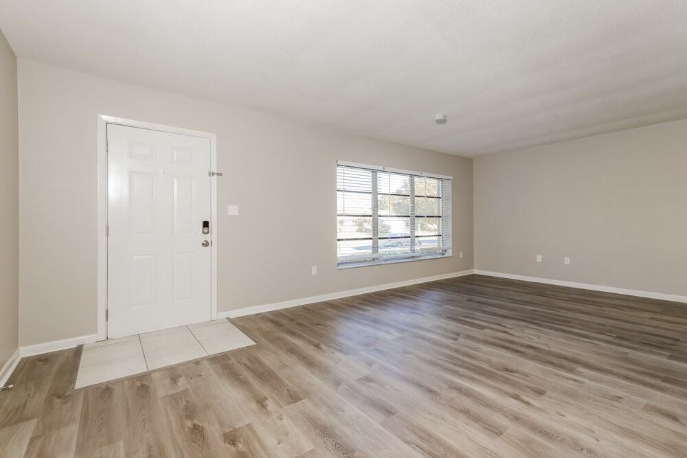 1212 Hunt Ave - Photo 5 of 16