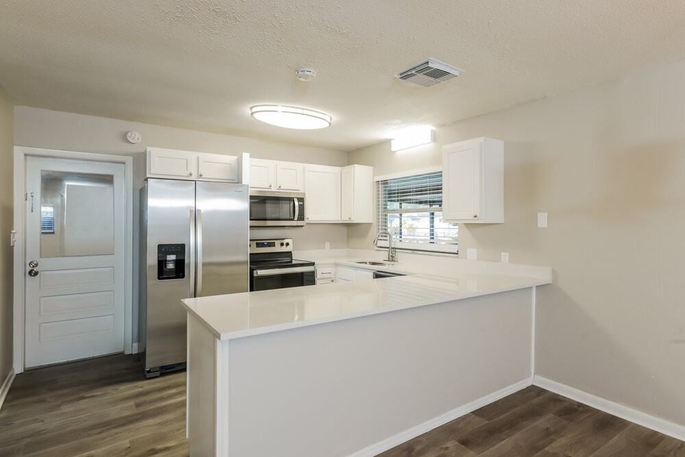 1212 Hunt Ave - Photo 6 of 16